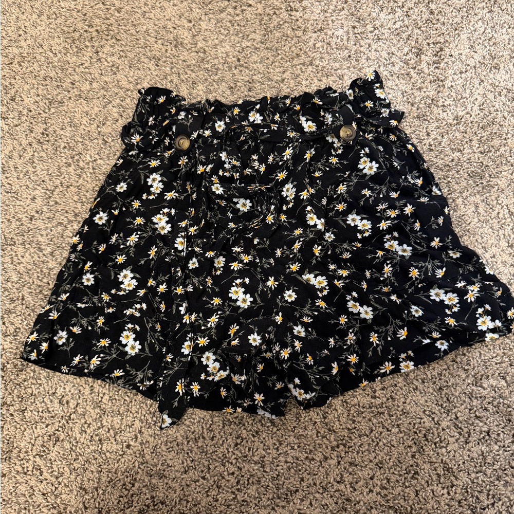 American Eagle Black Floral Shorts